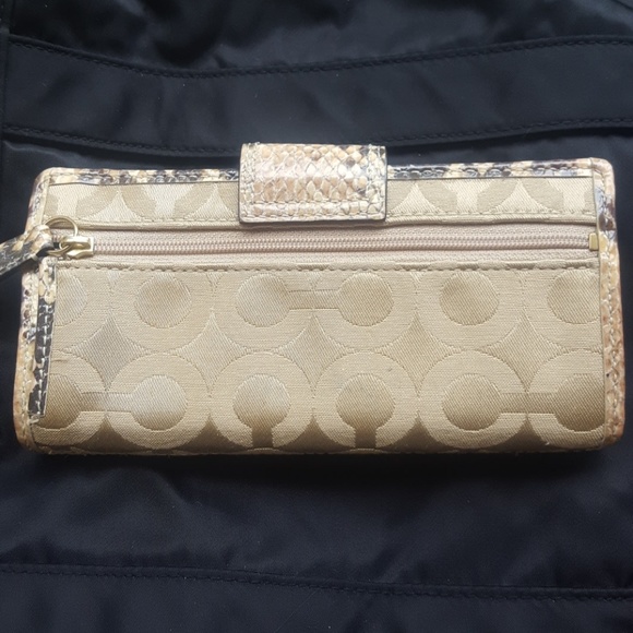 Coach Wallet - Picture 5 of 7